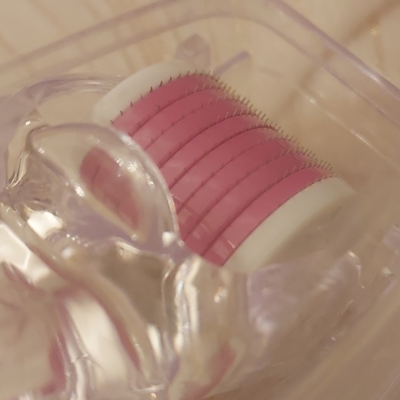 MIcroneedle Facial Roller w/540 .25mm needles Minimize Wrinkles Scars Fine Lines - Picture 13 of 14